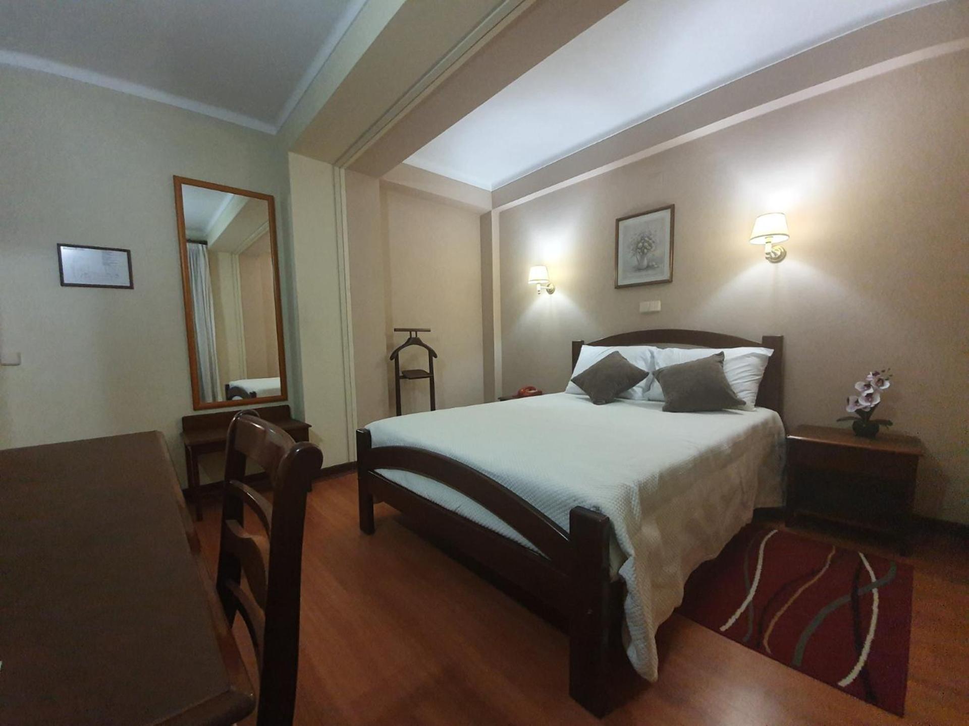 Hotel Peninsular มอนเตเรอัล ภายนอก รูปภาพ