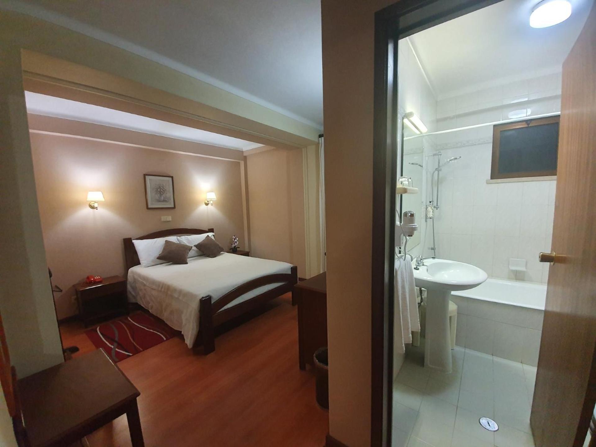 Hotel Peninsular มอนเตเรอัล ภายนอก รูปภาพ